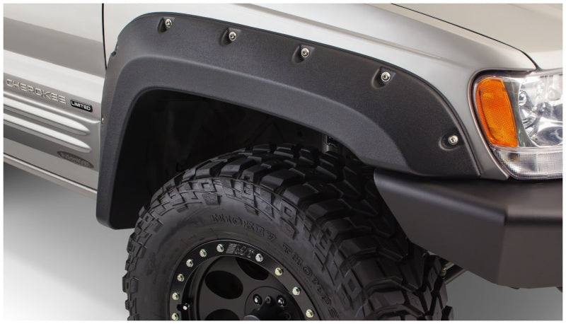 Bushwacker 99-04 Jeep Grand Cherokee Cutout Style Flares 4pc - Black