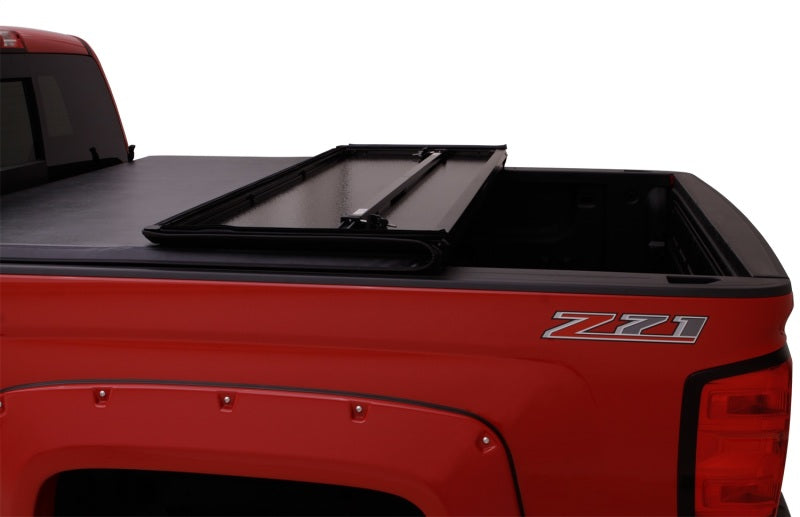 Lund 88-99 Chevy C1500 Fleetside (8ft. Bed) Hard Fold Tonneau Cover - Black